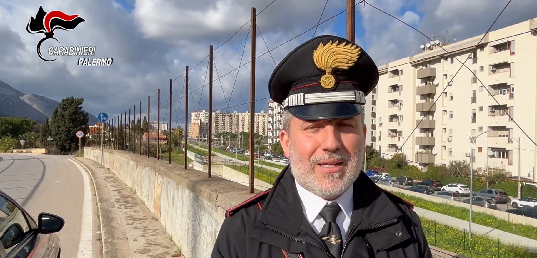 Un carabiniere fuori servizio salva la vita a un uomo che ha tentato il ...